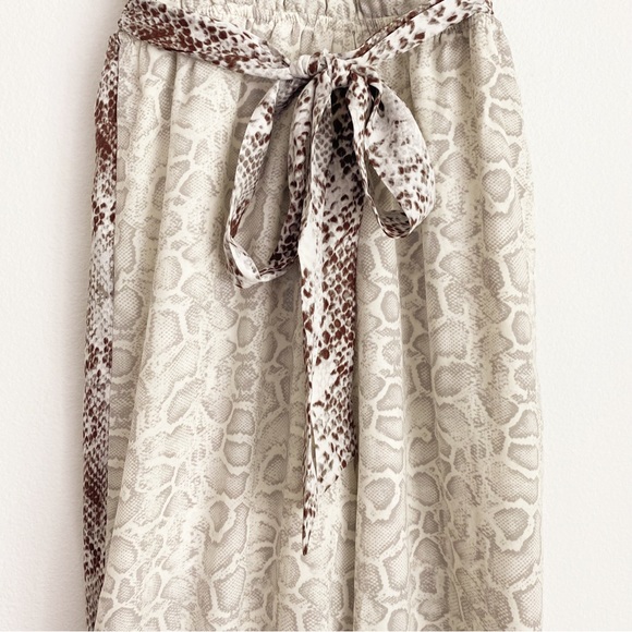 Hem & Thread Surplus Snake Print Belted Wide Leg Jumpsuit Silver/Brown S (4/6) - Picture 7 of 12